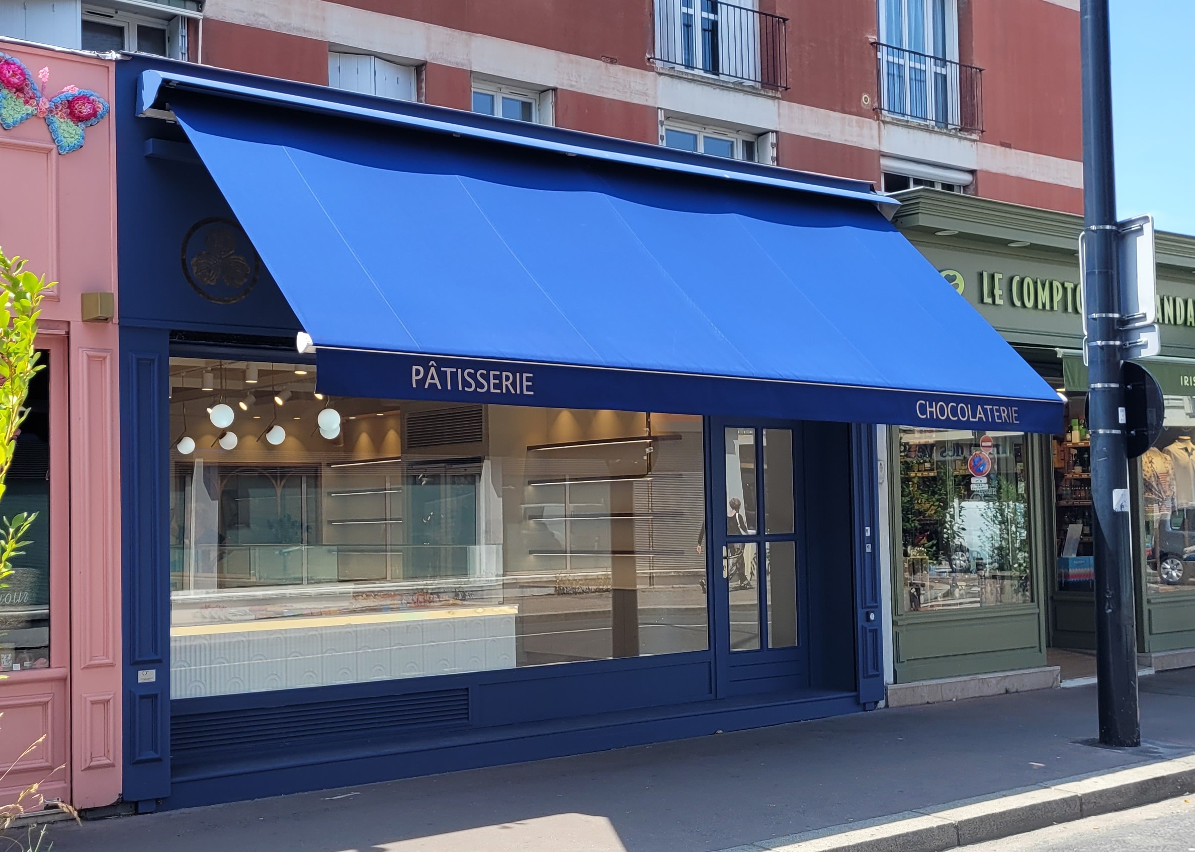 store professionnel de face